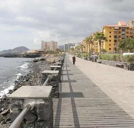 Palmeral De * Candelaria
